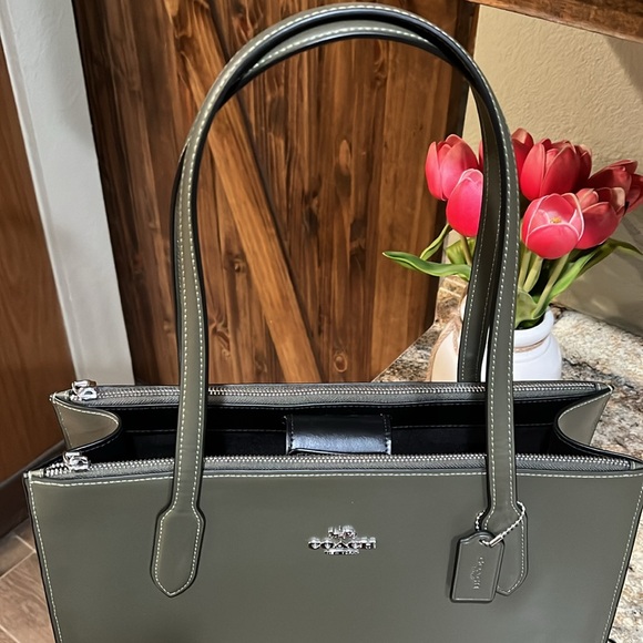 COACH NWT Nina Tote Bag - Picture 2 of 11